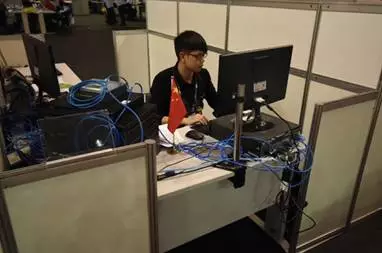 信息高速路上的速度与激情——记网络系统管理项目优胜奖获得者李群嘉