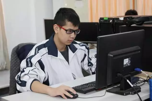 信息高速路上的速度与激情——记网络系统管理项目优胜奖获得者李群嘉